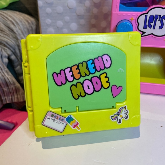 Barbie Extra 🕶️👜Surprise Fashion Playset & doll - Picture 10 of 16